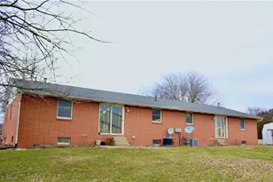 5620 Nave St SW, Canton, OH 44706 - Photo 4