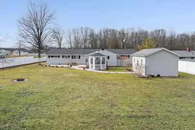 10684 Dot Avenue NE, Alliance, OH 44601 - Photo 44