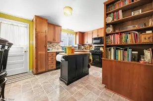 10684 Dot Ave NE, Alliance, OH 44601 - Photo 2