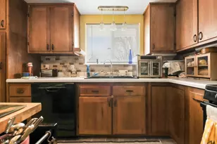 10684 Dot Ave NE, Alliance, OH 44601 - Photo 8