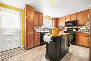 10684 Dot Ave NE, Alliance, OH 44601 - Photo 4