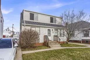 10725 Vernon Ave, Garfield Heights, OH 44125 - Photo 2