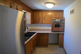 3613 Manchester Rd, Coventry, OH 44319 - Photo 6