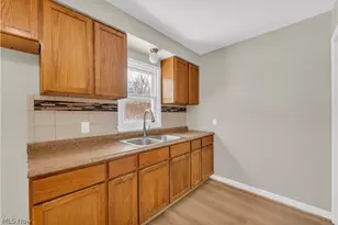 12918 Eastwood Blvd, Garfield Heights, OH 44125 - Photo 6