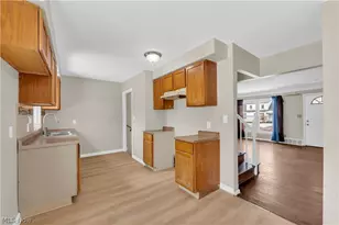 12918 Eastwood Blvd, Garfield Heights, OH 44125 - Photo 8