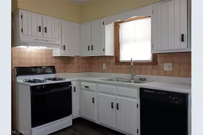 212 Curry Place, Youngstown, OH 44504 - Photo 18