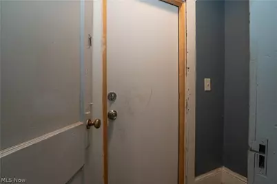 557 W Hopocan Avenue, Barberton, OH 44203 - Photo 24