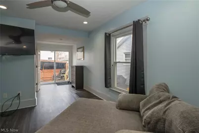 557 W Hopocan Avenue, Barberton, OH 44203 - Photo 8