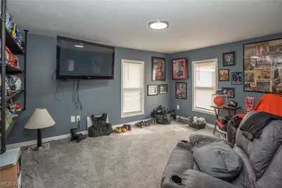557 W Hopocan Avenue, Barberton, OH 44203 - Photo 14