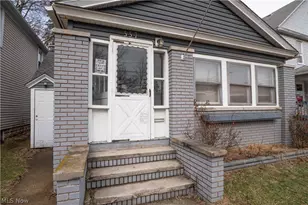 557 W Hopocan Ave, Barberton, OH 44203 - Photo 2