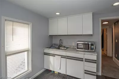 557 W Hopocan Avenue, Barberton, OH 44203 - Photo 16