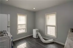 557 W Hopocan Ave, Barberton, OH 44203 - Photo 18