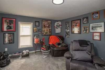 557 W Hopocan Avenue, Barberton, OH 44203 - Photo 20