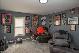 557 W Hopocan Ave, Barberton, OH 44203 - Photo 20