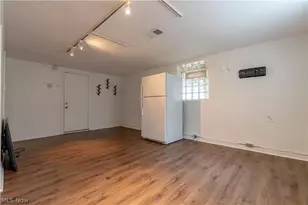 240 Sand Run Rd, Akron, OH 44313 - Photo 40