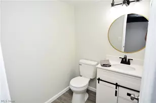 32113 Dickerson Rd, Willowick, OH 44095 - Photo 32