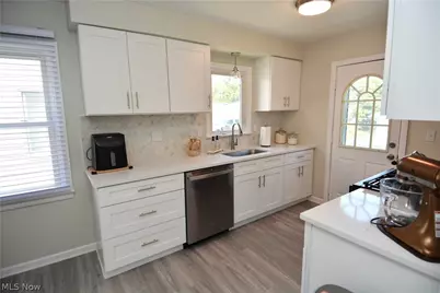 32113 Dickerson Road, Willowick, OH 44095 - Photo 8