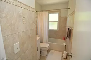 32113 Dickerson Rd, Willowick, OH 44095 - Photo 16