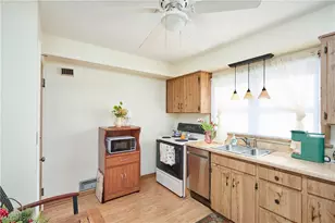 507 E Ford Ave, Barberton, OH 44203 - Photo 2