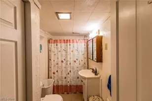 107 37th St, Vienna, WV 26105 - Photo 14