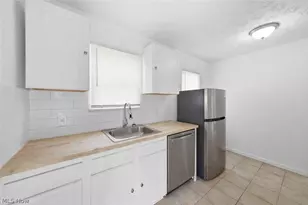 20705 Hansen Rd, Maple Heights, OH 44137 - Photo 6