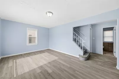 20705 Hansen Road, Maple Heights, OH 44137 - Photo 4