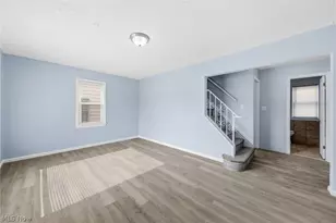 20705 Hansen Rd, Maple Heights, OH 44137 - Photo 4