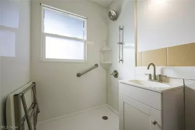 2102 Endrow Avenue NE, Canton, OH 44705 - Photo 24