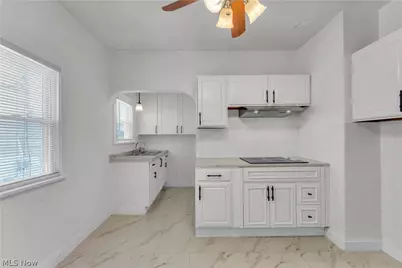 11806 Farringdon Avenue, Loveland, OH 44105 - Photo 12