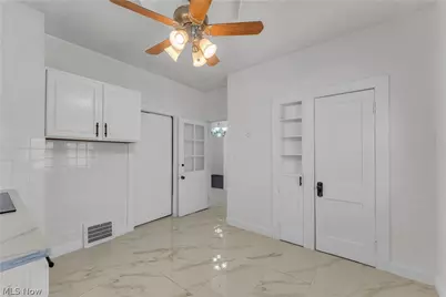 11806 Farringdon Avenue, Loveland, OH 44105 - Photo 14