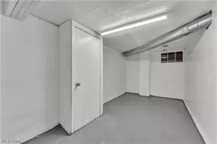 11806 Farringdon Ave, Loveland, OH 44105 - Photo 32