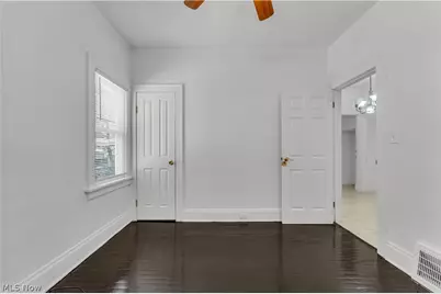 11806 Farringdon Avenue, Loveland, OH 44105 - Photo 18