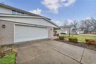 2425 Brian Dr, Beachwood, OH 44122 - Photo 4