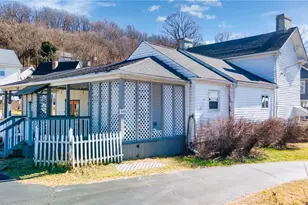 165 9th St, Wellsburg, WV 26070 - Photo 4