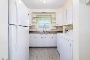 165 9th St, Wellsburg, WV 26070 - Photo 24