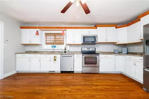 165 9th St, Wellsburg, WV 26070 - Photo 18