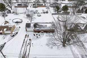2525 Hollyview Ave NE, Canton, OH 44721 - Photo 4