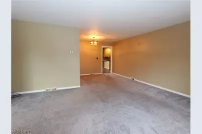 8161 Glenwood Avenue, Youngstown, OH 44512 - Photo 8