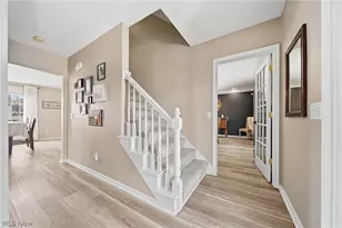 5609 Oakridge Dr, Louisville, OH 44641 - Photo 2