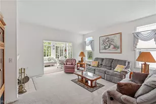 10490 W Ravine View Ct, North Royalton, OH 44133 - Photo 6