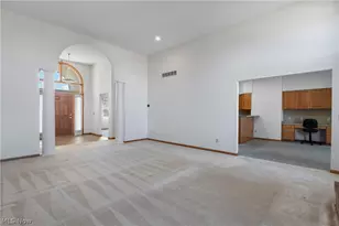 1315 Fieldcrest Dr, Wadsworth, OH 44281 - Photo 8