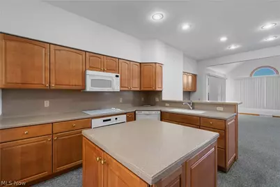 1315 Fieldcrest Drive, Wadsworth, OH 44281 - Photo 12