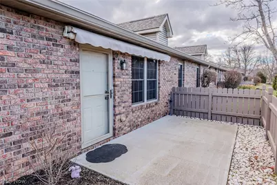 2904 Shakespeare Lane, Avon, OH 44011 - Photo 4