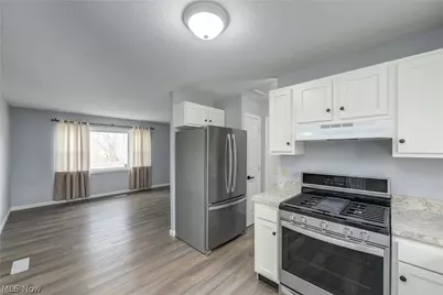 703 N Main Street, Amherst, OH 44001 - Photo 10