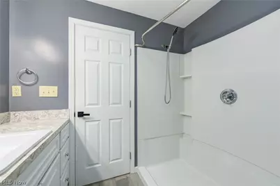 703 N Main Street, Amherst, OH 44001 - Photo 20