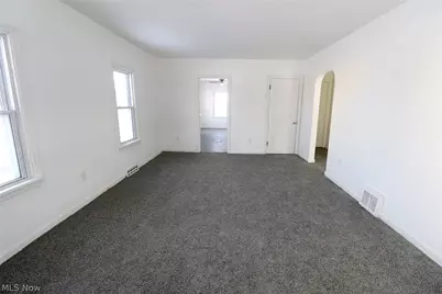 134 El Villa Way, Steubenville, OH 43952 - Photo 8