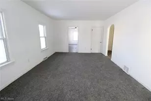 134 El Villa Way, Steubenville, OH 43952 - Photo 8