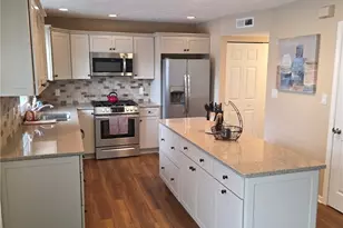 2046 Beechtree Dr, Uniontown, OH 44685 - Photo 4