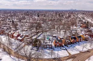 2176 Edgerton Rd, University Heights, OH 44118 - Photo 4