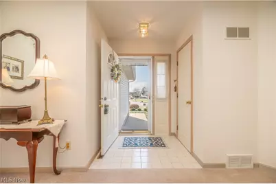 6581 Country Ridge Drive, Austintown, OH 44515 - Photo 36